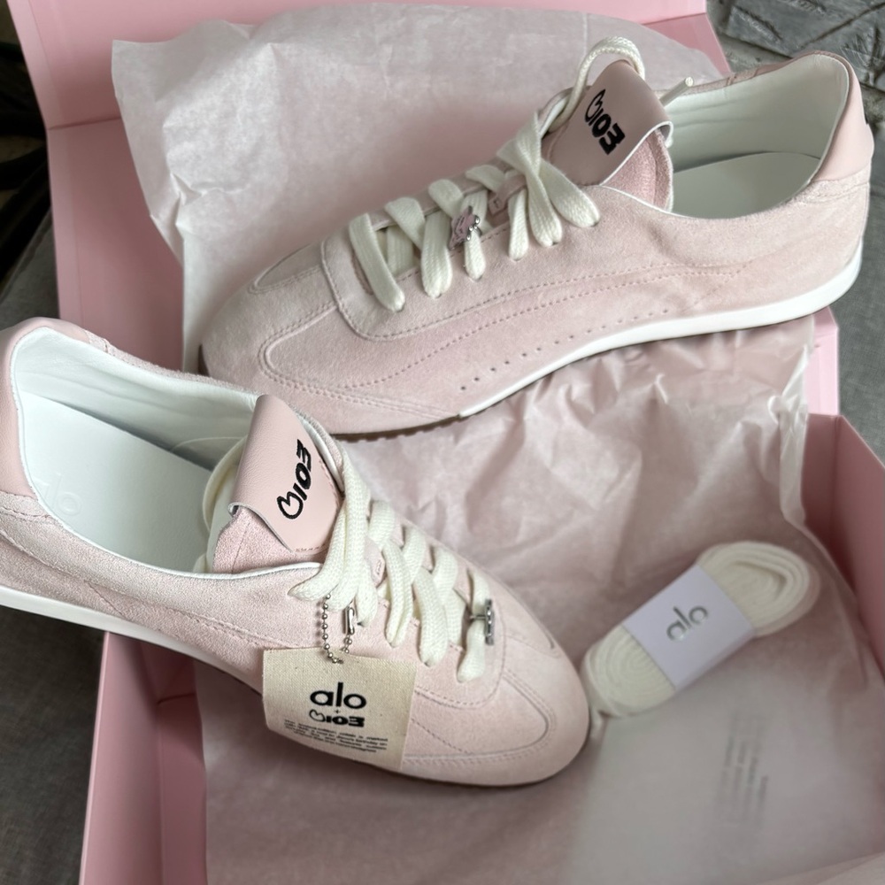 💕Alo Yoga Sunset Sneaker+JISOO💕